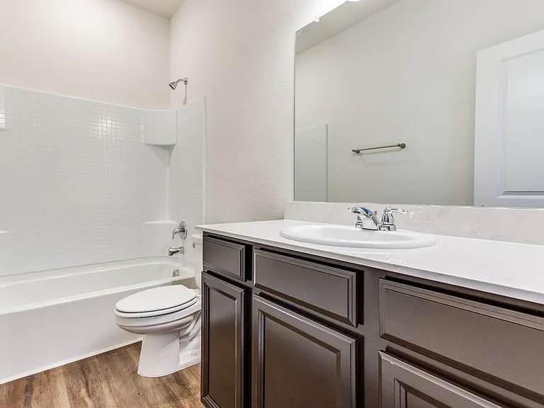 205 Briar Cv — Photo 8