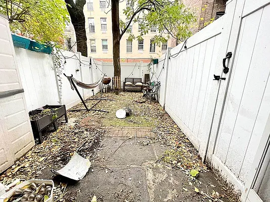 Rented by MOTION New York | media 15