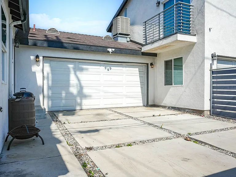 120 N Rowan Ave — Photo 24