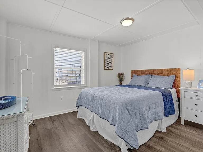 1027 S Shore Dr #B — Photo 9