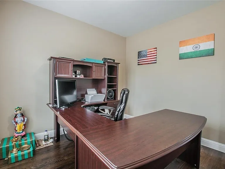 2440 Kingsgate Dr — Photo 13