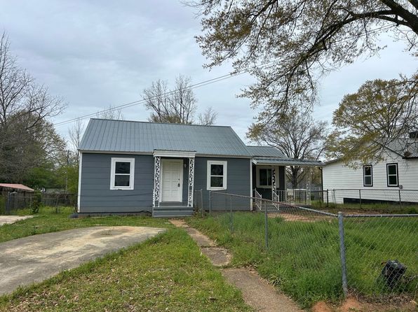 102 White Ave