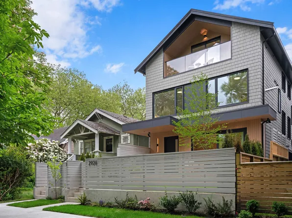 2926 W 12th Ave #1, Vancouver, BC V6K 2R3