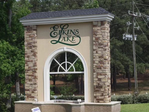 654 Cherry Hills Dr, Huntsville, TX 77340