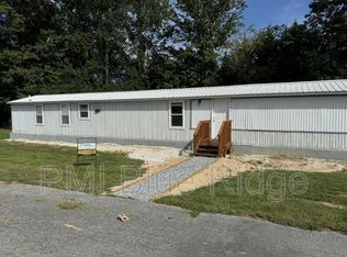 210 Friendly Cir, Hendersonville, NC 28792