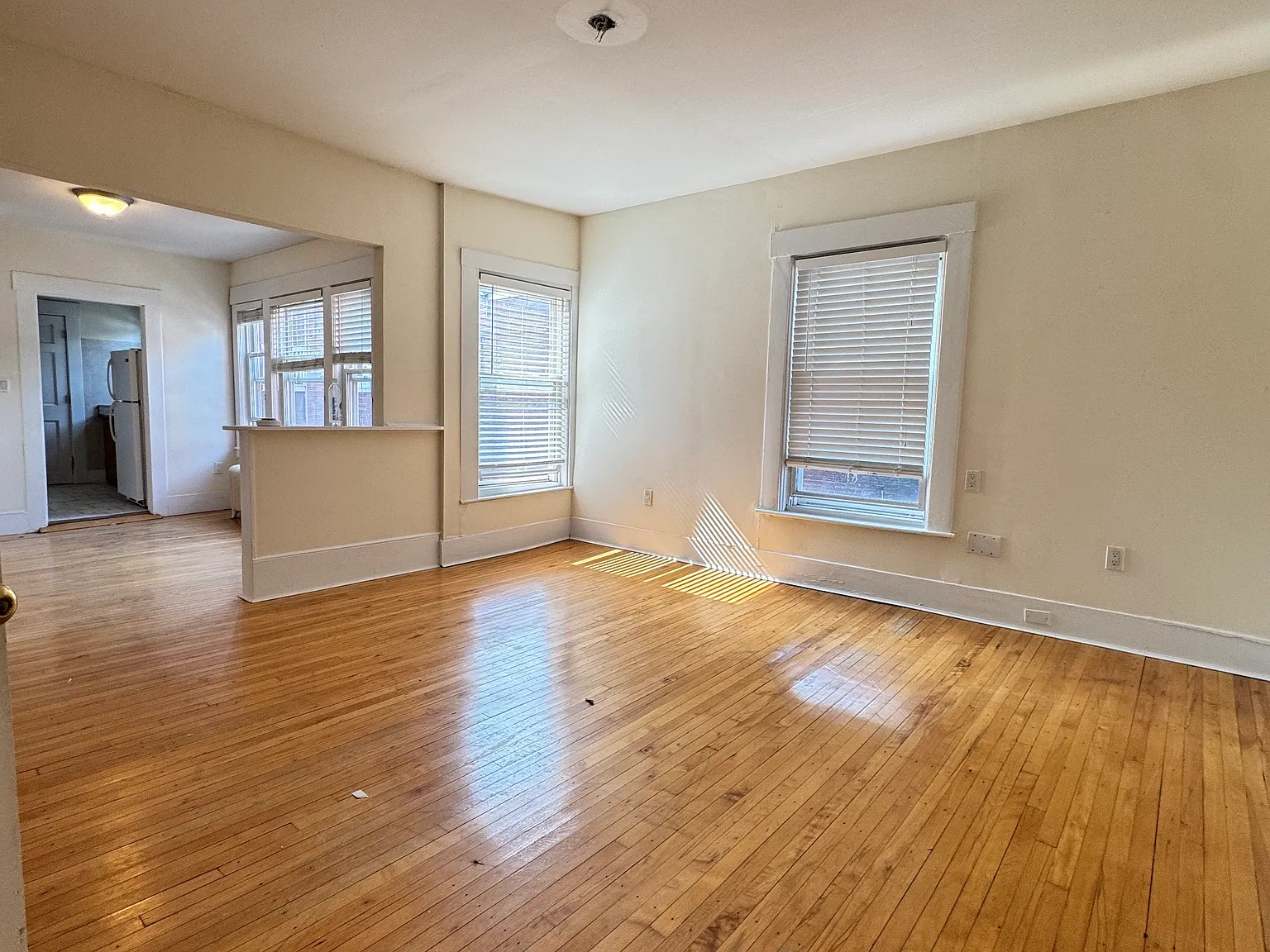 2 bed, 9999 sqft, $2,600 — Photo 1