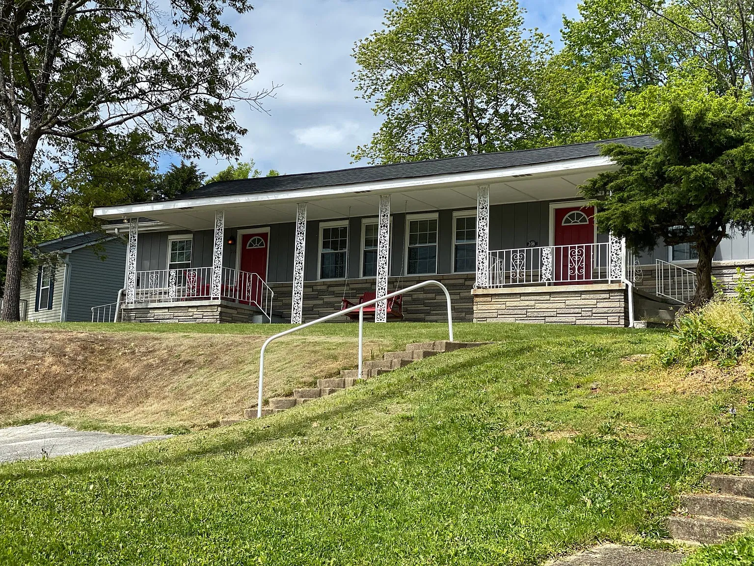 208 N Illinois Ave — Photo 1