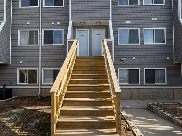 46 Warner St #B16, Hamden, CT 06514