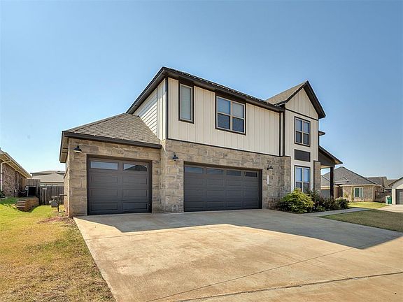3rd image of 15400 Caspian Ln