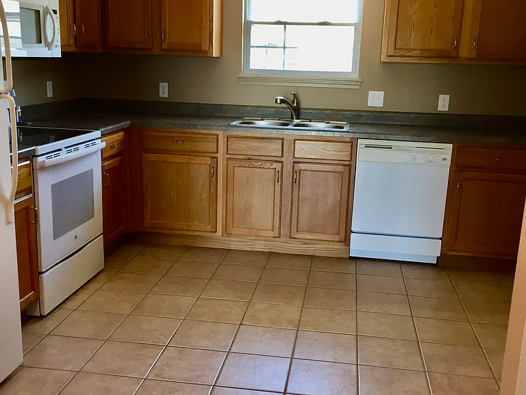 128 Knowledge Ave #D — Photo 2