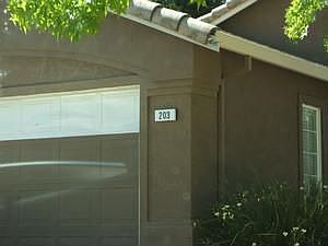 3rd image of 203 Epworth Ct