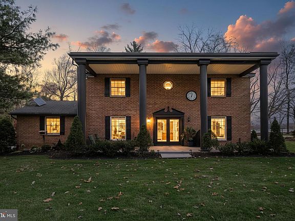 2nd image of 798 Goram Rd