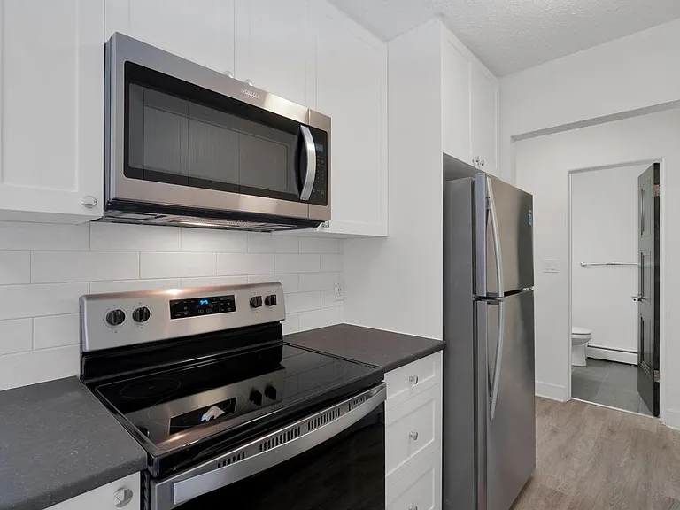 130 Stewart Ave #9 — Photo 23