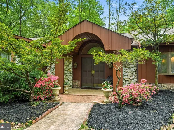 1112 Winding Dr, Cherry Hill, NJ 08003
