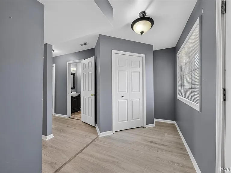 16515 Terrace Village Dr — Photo 9