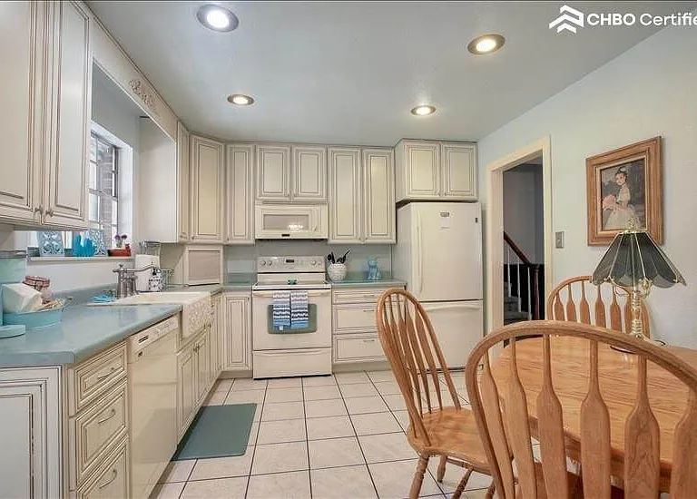 Beautiful kitchen with eating area.