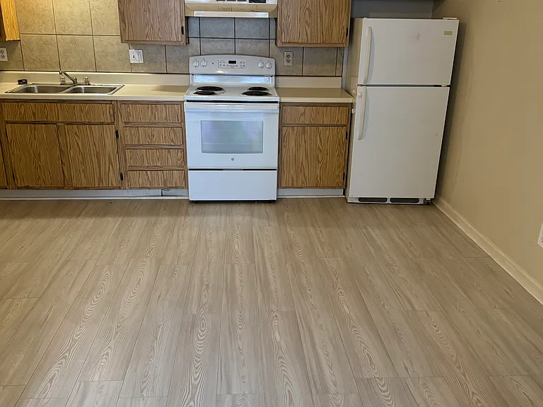 600 S Glenwood Ave — Photo 5