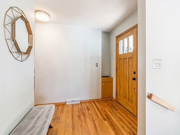 4th image of 808 W Detroit Ave