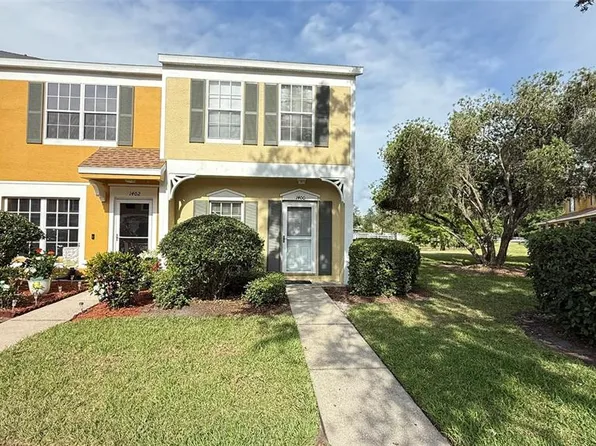 1400 Costa Mesa Dr, Zephyrhills, FL 33543