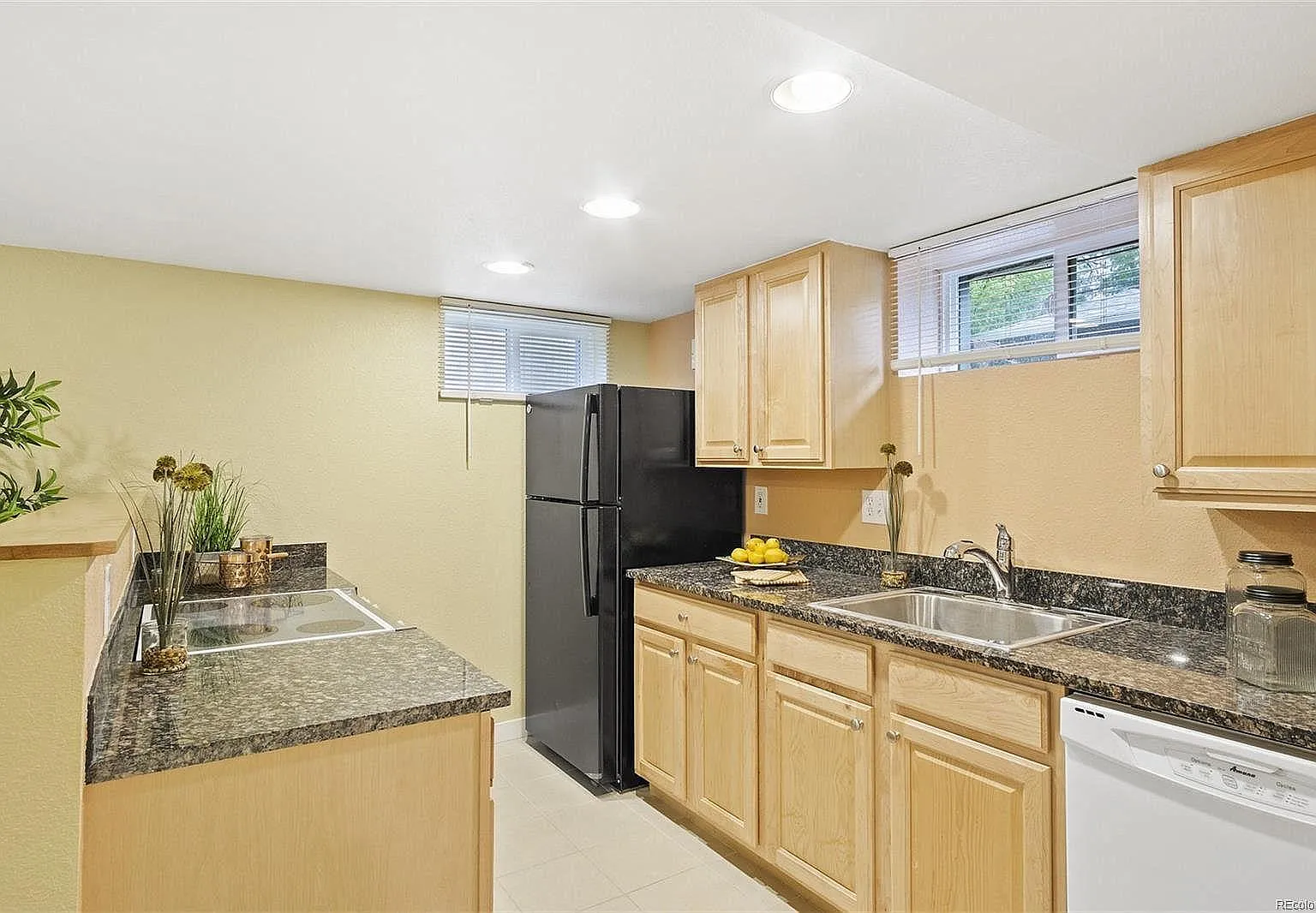 2425 S Lafayette St — Photo 4