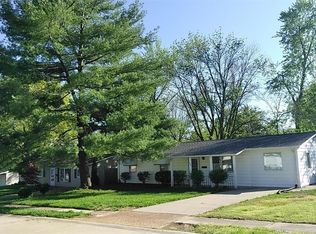 11043 Saxonhall Dr, Bridgeton, MO 63044