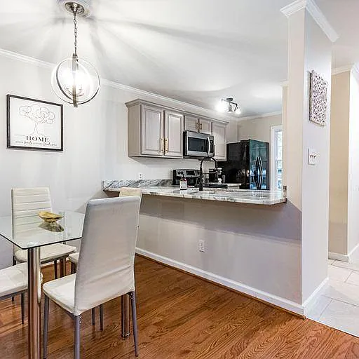 2 bed, 2.5 bath, $2,800 — Photo 2