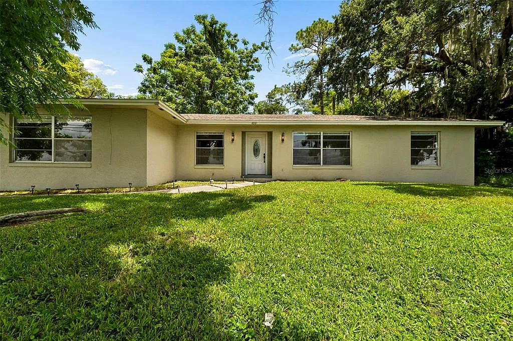 3 bed, 2.5 bath, 1707 sqft, $2,400 — Photo 1
