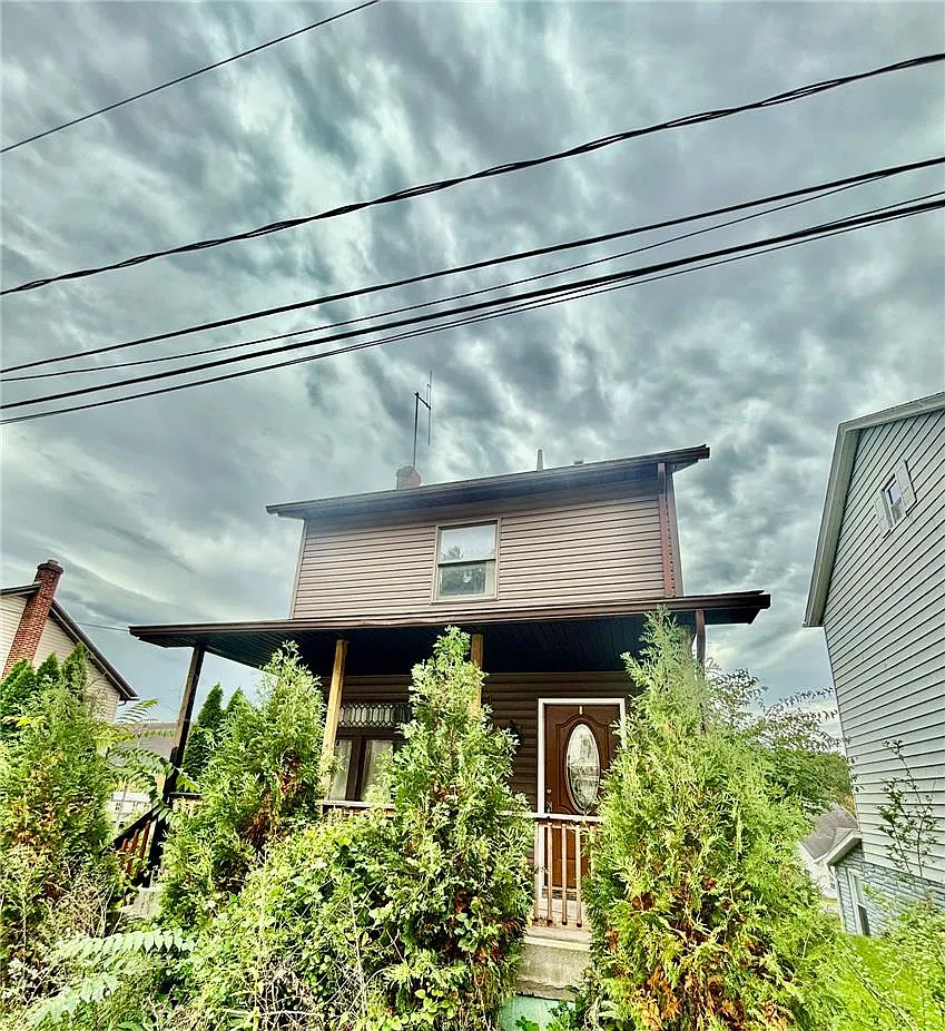 3 bed, 1.0 bath, 2000 sqft, $1,850 — Photo 1