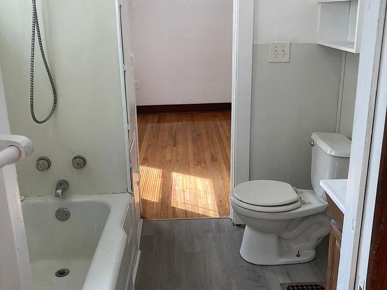 1203 E 22nd Ave — Photo 5