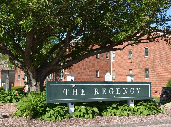 153 Regency Park Dr Unit 153, Agawam, MA 01001