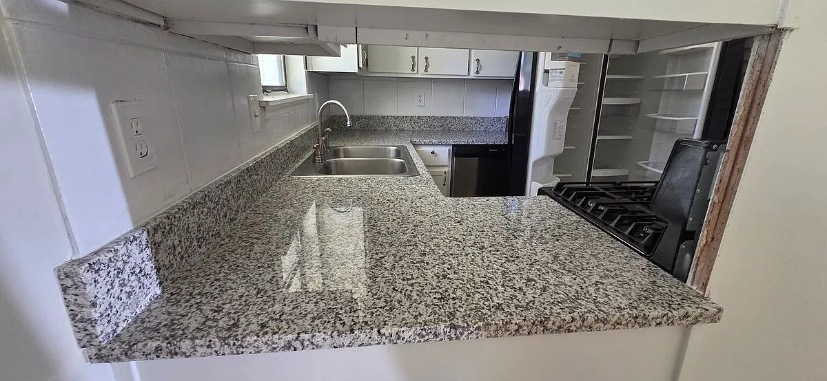 3 bed, 2.0 bath, 1053 sqft, $1,700 — Photo 4