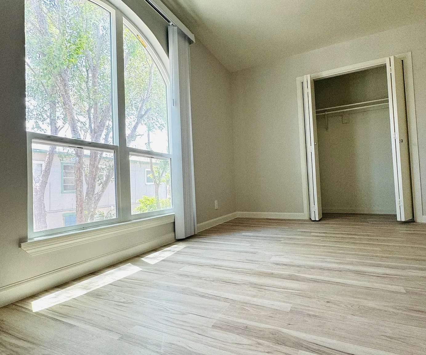 Mockingbird Apartments — Photo 3