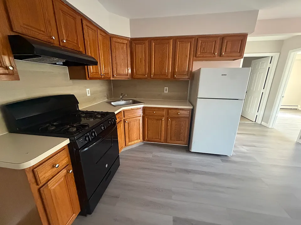 176 Reid St #303