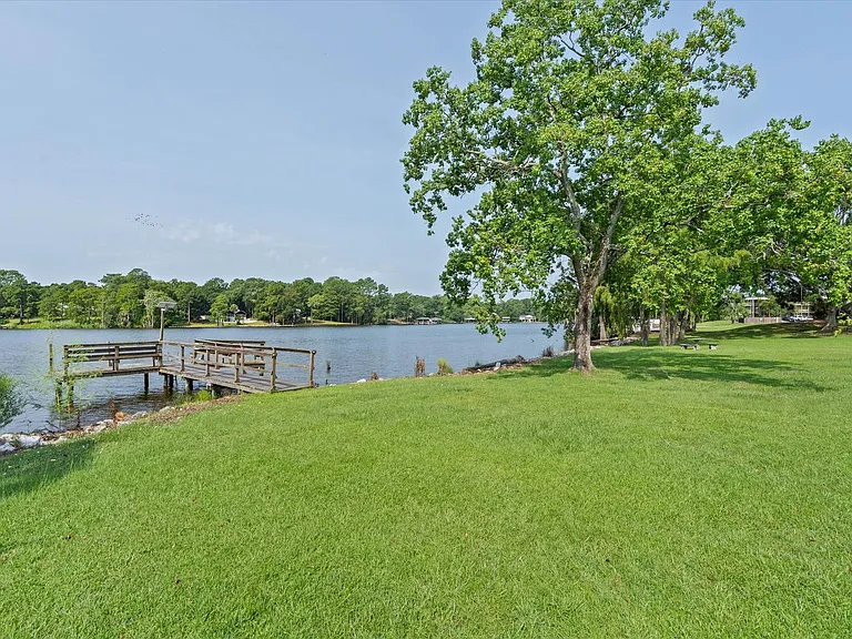 119 Riverbend Dr — Photo 18