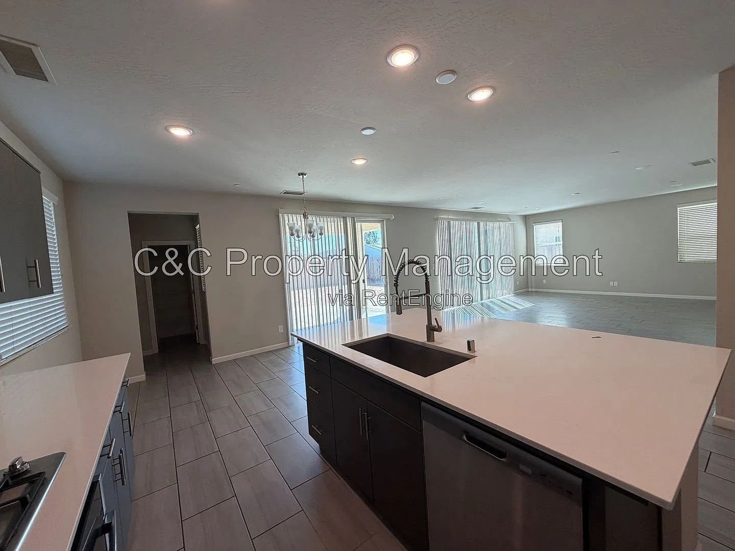 4 bed, 3.0 bath, 2419 sqft, $2,750 — Photo 3