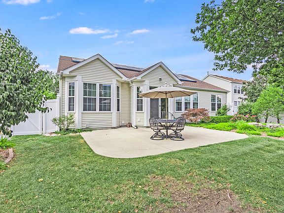 3rd image of 1715 Wintercrest Ct