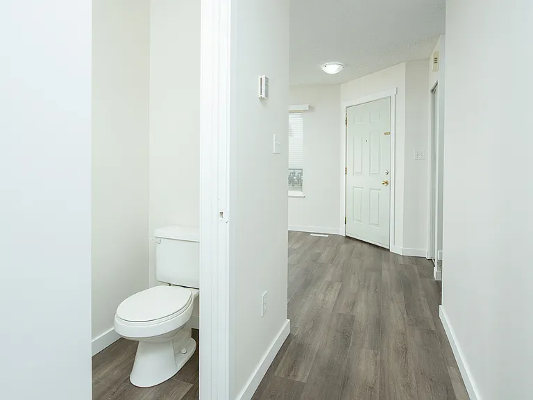 610 King St — Photo 25