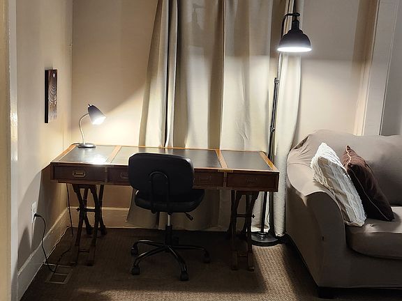 4th image of 525 Laprairie St #1