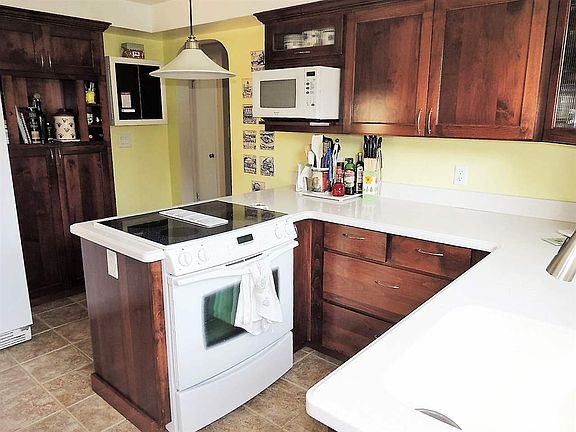 3rd image of 2803 W Rockwell Ave