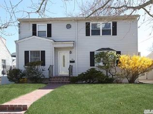 9 Yarmouth Rd, East Rockaway, NY 11518