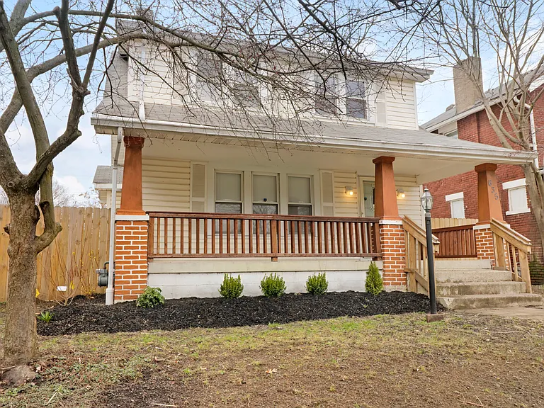 635 S Eureka Ave — Photo 1