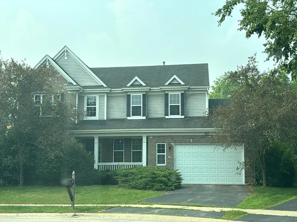 421 Wentworth Cir, Cary, IL 60013