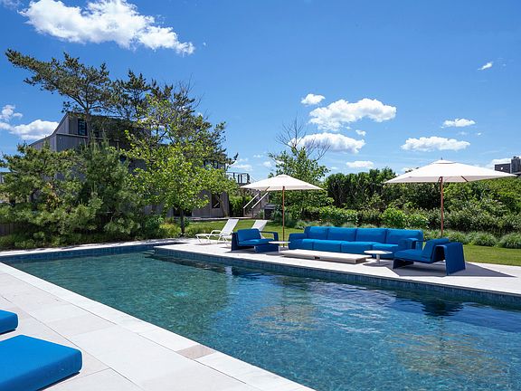 3rd image of 142 Sandune Ct