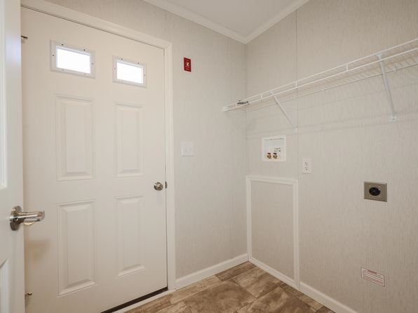 9 Sargent Place UNIT 113, Gilford, NH 03249