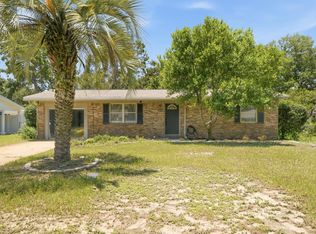 320 Oakland Cir NW, Fort Walton Beach, FL 32548