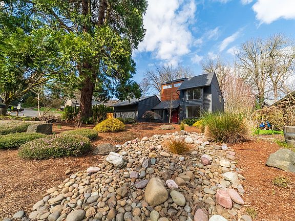 2nd image of 2235 SW Marigold St