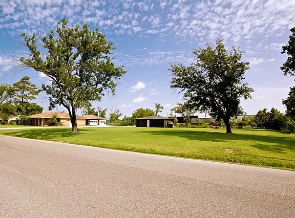 4th image of 10655 Oak Brook Dr