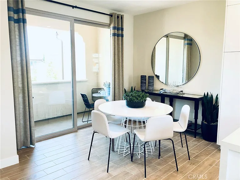 114 Outwest — Photo 14