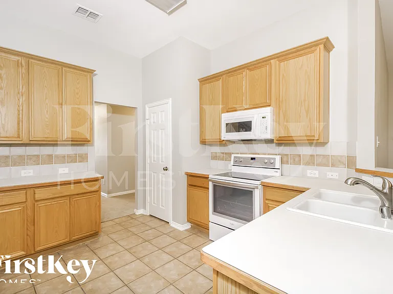 8 Willowstone Ct — Photo 9