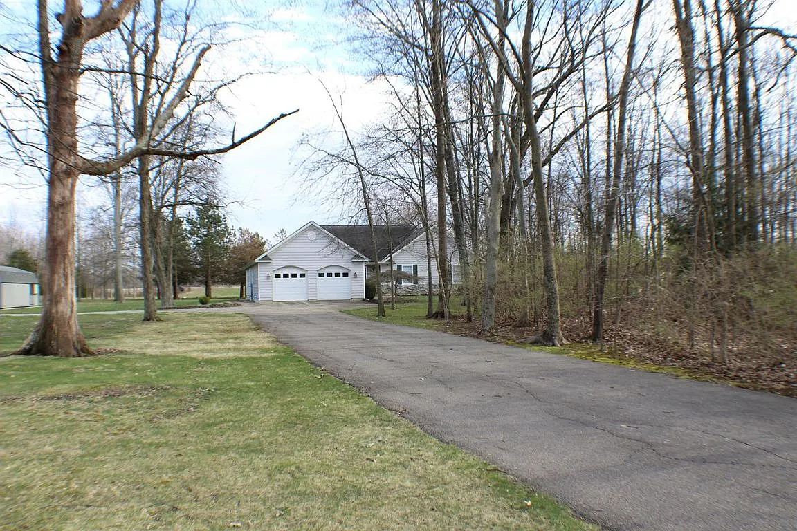 8731 Layman Rd photo 1